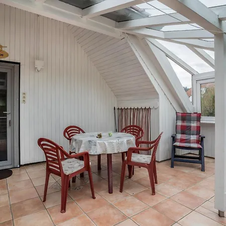 Lehmann Mit Blick Aufs Schloss *