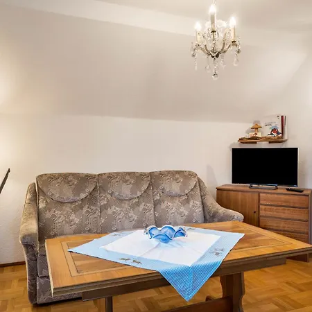 Lehmann Mit Blick Aufs Schloss * Gutach