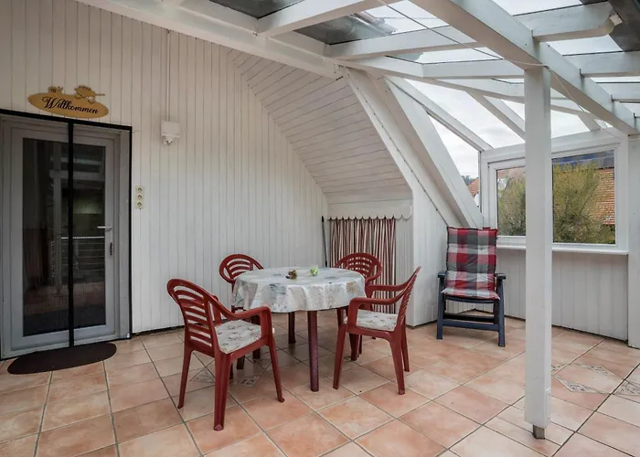 Lehmann Mit Blick Aufs Schloss *