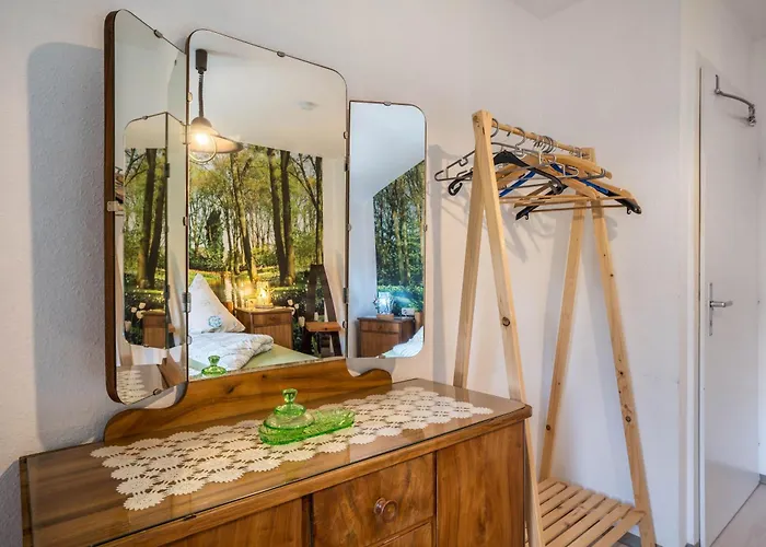 Lehmann Mit Blick Aufs Schloss