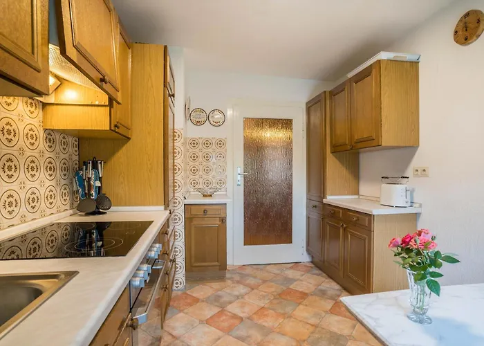 Апартаменты Lehmann Mit Blick Aufs Schloss Гутах