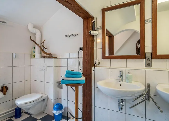 Lehmann Mit Blick Aufs Schloss *