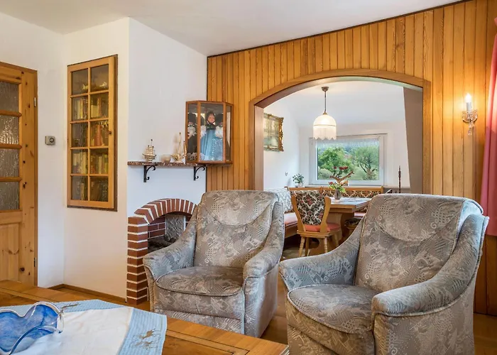 Lehmann Mit Blick Aufs Schloss * Gutach