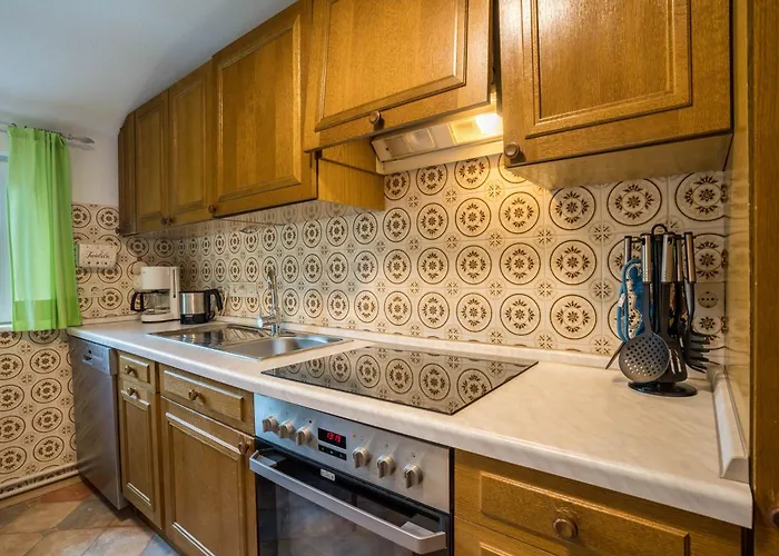 Lehmann Mit Blick Aufs Schloss Гутах